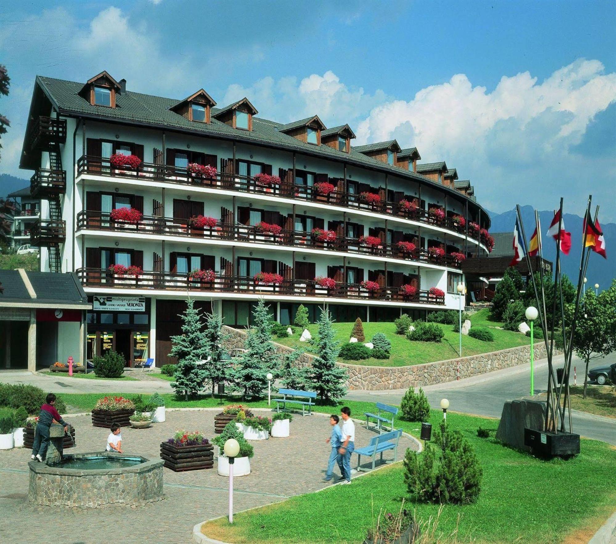La Tana - Agenzia Dolomiti Affitti Apartment Cavalese Exterior photo